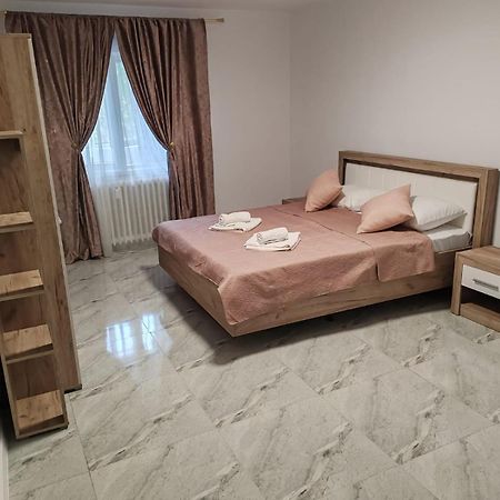 Appartamento Garsoniera G3 Craiova Esterno foto
