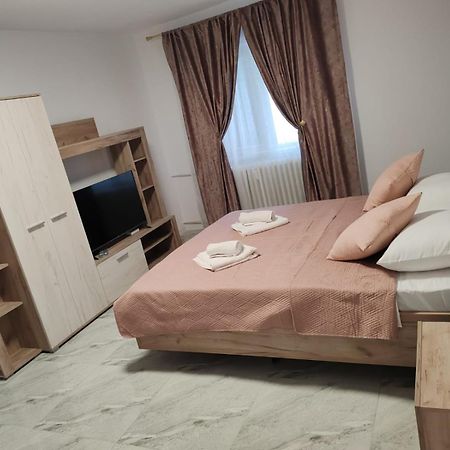 Appartamento Garsoniera G3 Craiova Esterno foto