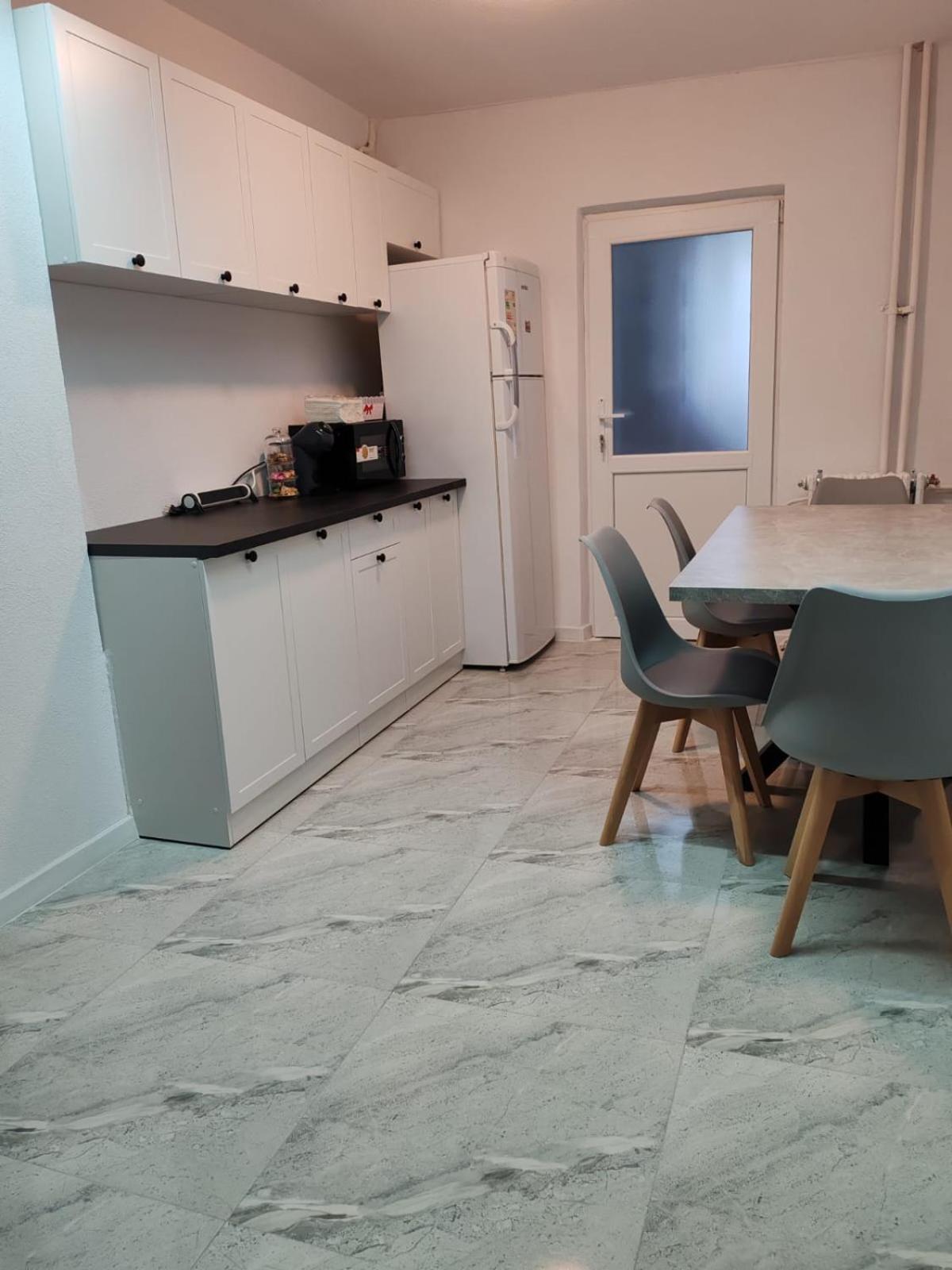 Appartamento Garsoniera G3 Craiova Esterno foto