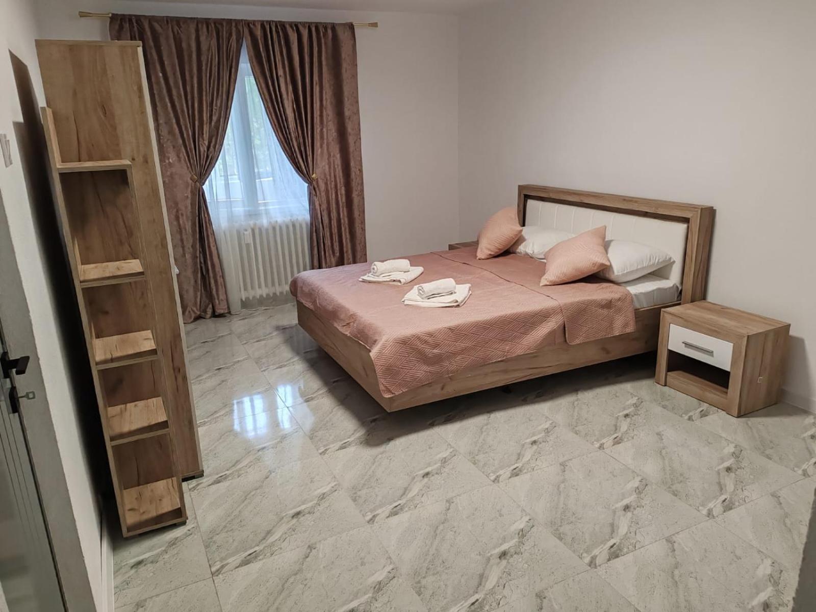 Appartamento Garsoniera G3 Craiova Esterno foto