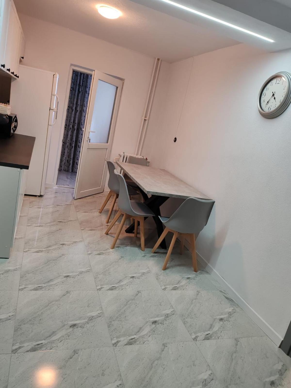 Appartamento Garsoniera G3 Craiova Esterno foto