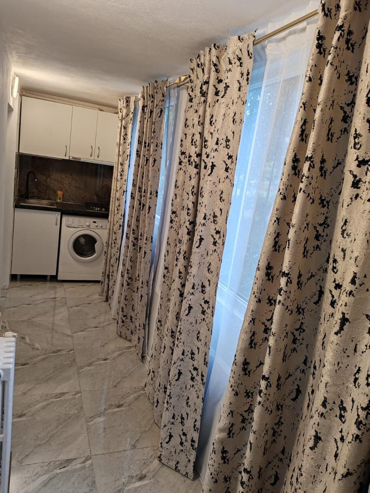 Appartamento Garsoniera G3 Craiova Esterno foto